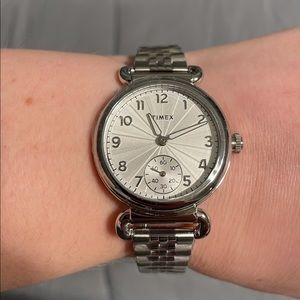 New w/tags Silver Timex watch